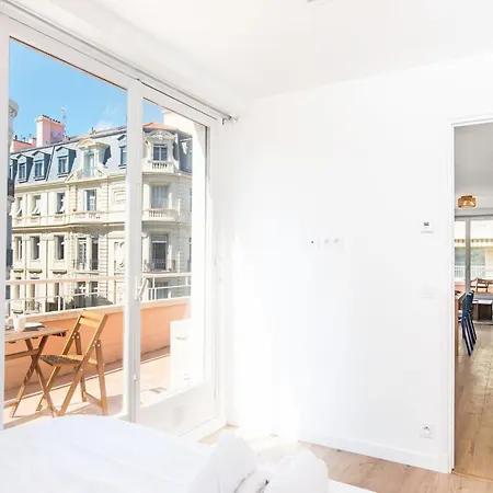 Gloria Marris Apartment