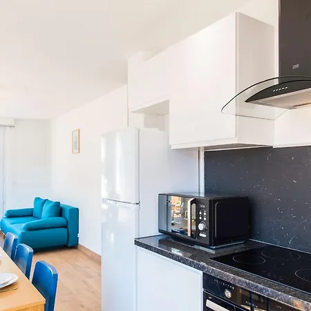 Gloria Marris Apartment