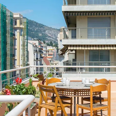 Gloria Marris Apartment